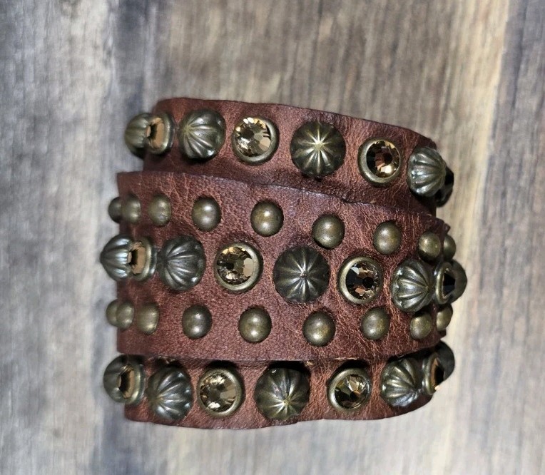Leather Womens Cowgirl Bracelet Gunslinger Cuff Studded Pre Owned