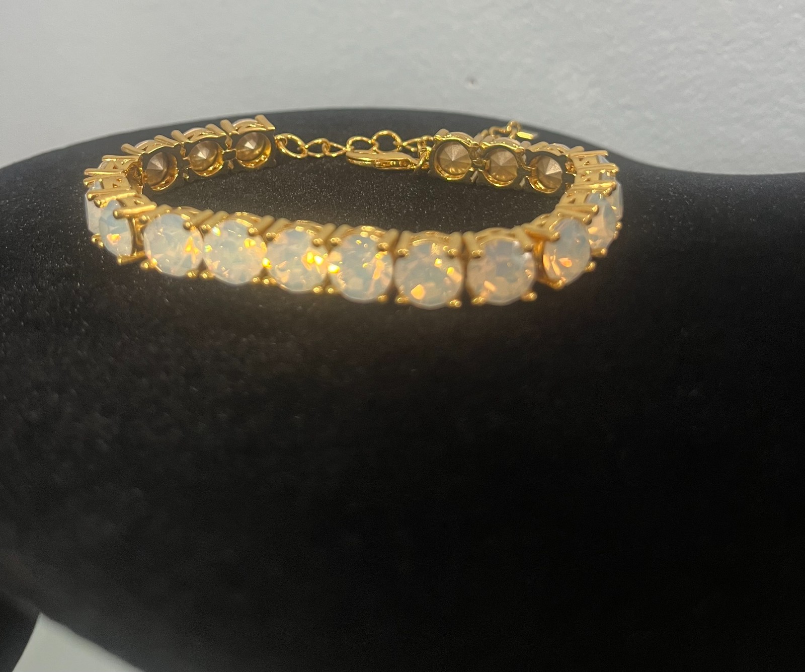 Park Lane Jewerly Gold Tone Faux Opal Tennis Bracelet Iridescent Round 7″-8.5″