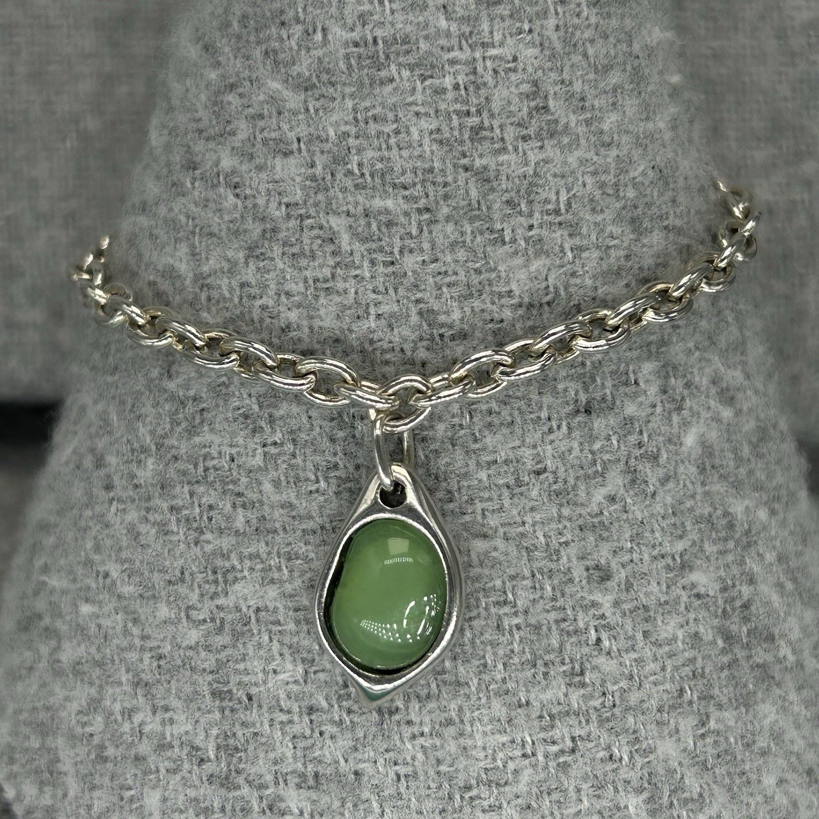 Ciclon bracelet silver plated green droplet charm oval link chain Spanish