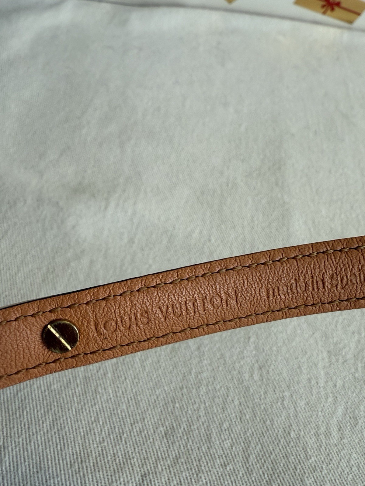 Authentic LOUIS VUITTON Logomania Bracelet LV Circle Size 17
