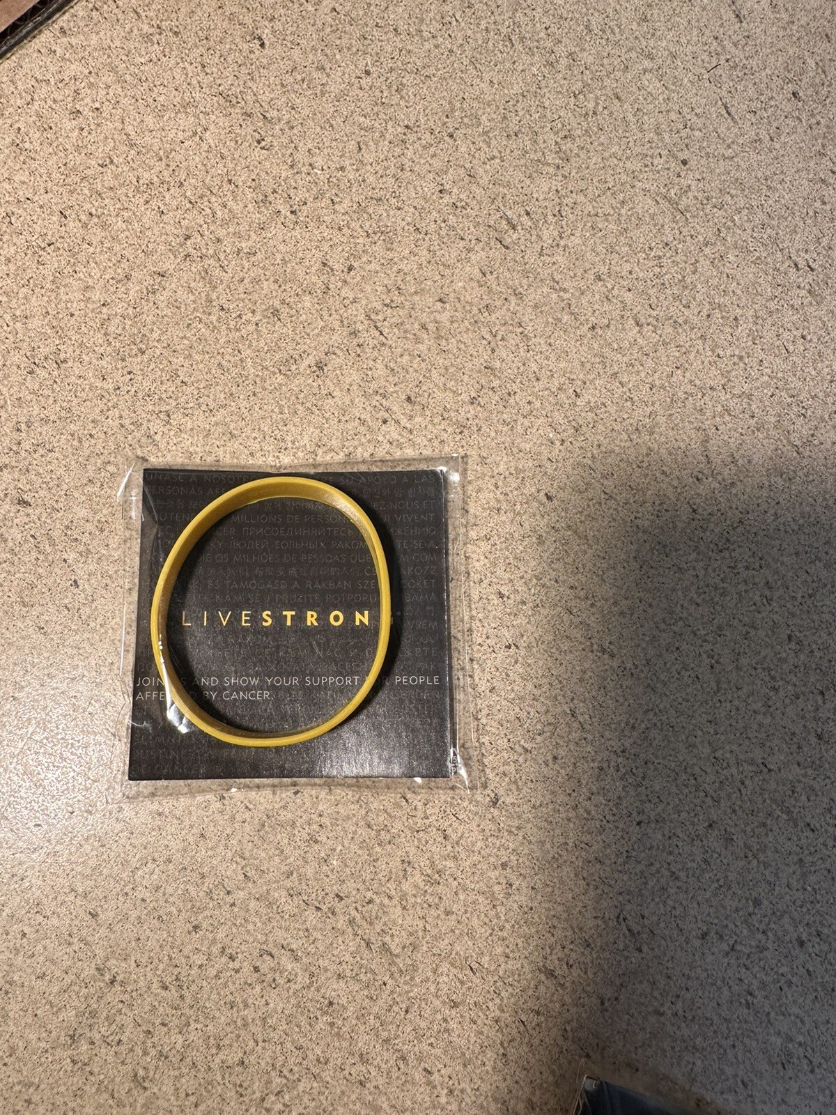 🔥LIVESTRONG LIVE STRONG 100% AUTHENTIC BRACELET SUPPORT CANCER Size L/XL 8″🔥