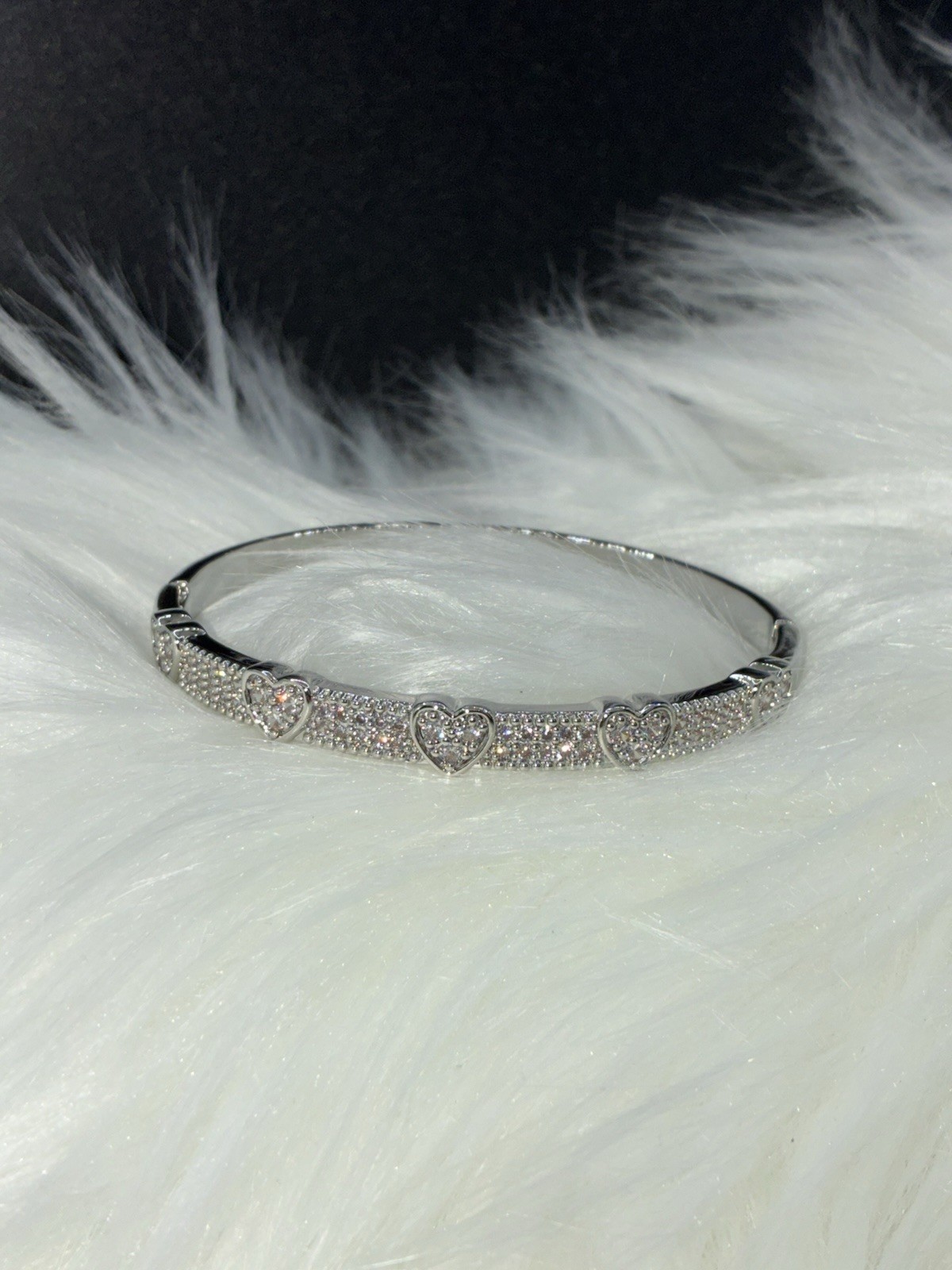 Women High-End Luxury Bracelet Elegant Iced Heart Fancy