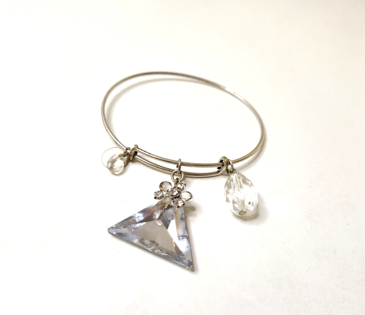 BANGLE CHARM BRACELT SILVER TONE FLOWER RHINESTONE FACETED WHITE/COLORLESS BEADS