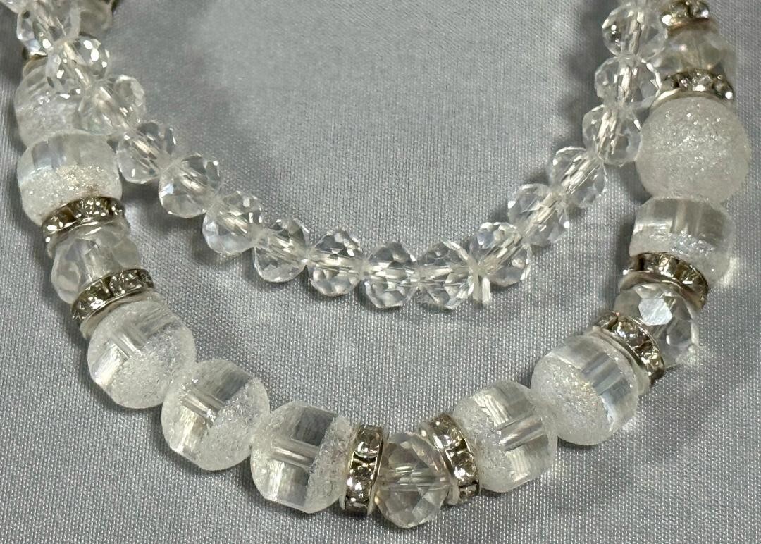 A PAIR of 2 NEW STRETCH BRACELETS IRIDESCENT BEADS FREE USA SHIPPING