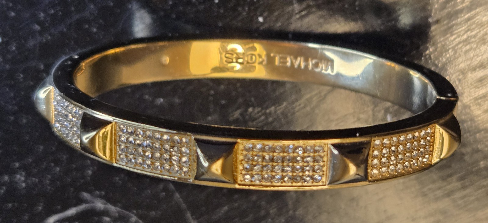 MICHAEL KORS PAVE CRYSTAL W/PYRAMID STUDS GOLD-TONE HINGED BANGLE BRACELET