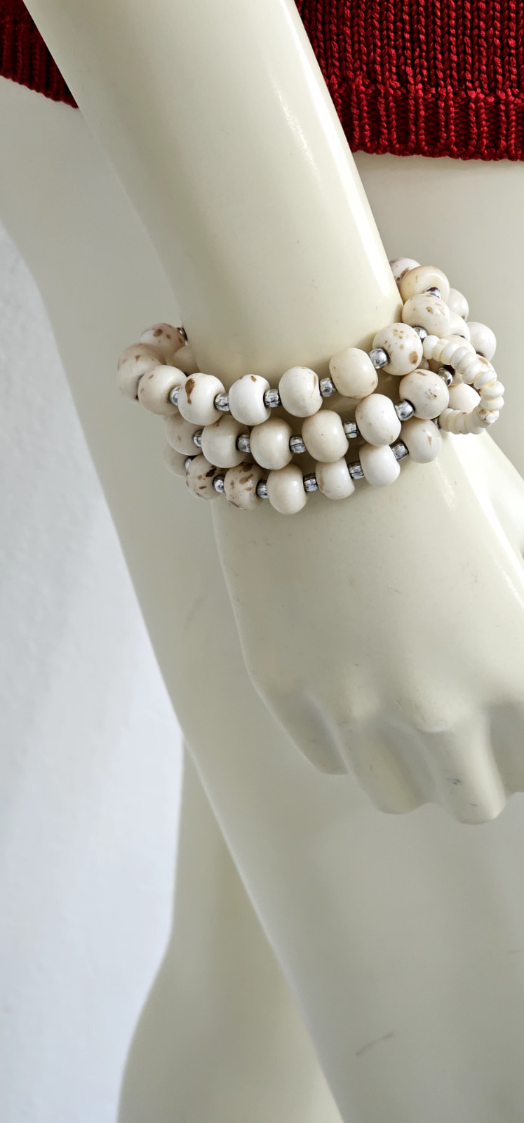 CHICOS Necklace and bracelet set 18” long ivory color stone or glass beads