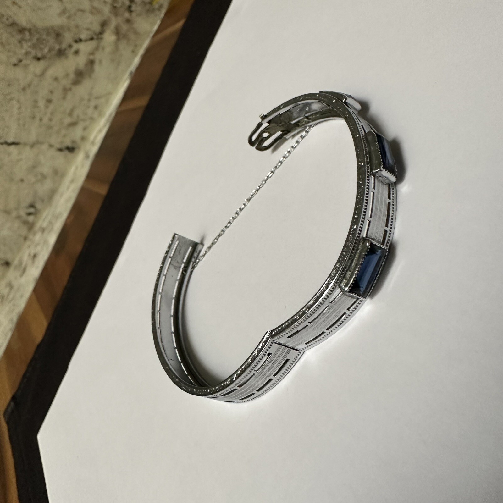 Vintage Signed NuWite R&G Co. Art Deco Hinged Bangle Bracelet Safety Chain Blue