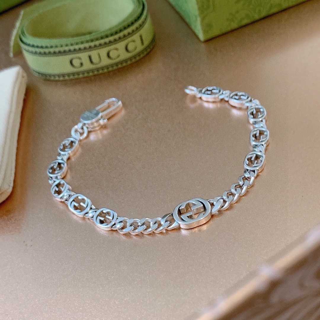 Interlocking Bracelet G Logo Key Chain Silver 7.5”