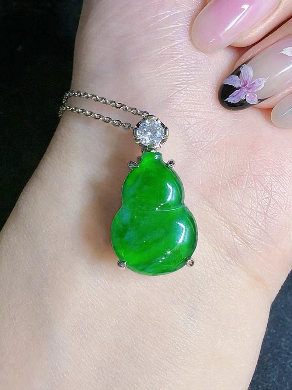 Top Natural green jadeite gourd pendant
