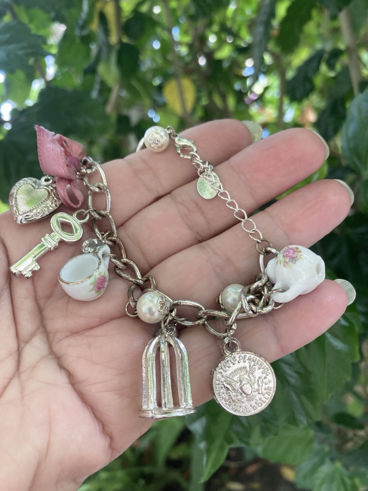 CLAIRE’S Retro Silvertone CHARM BRACELET – China Teapot Cup Heart Key Birdcage