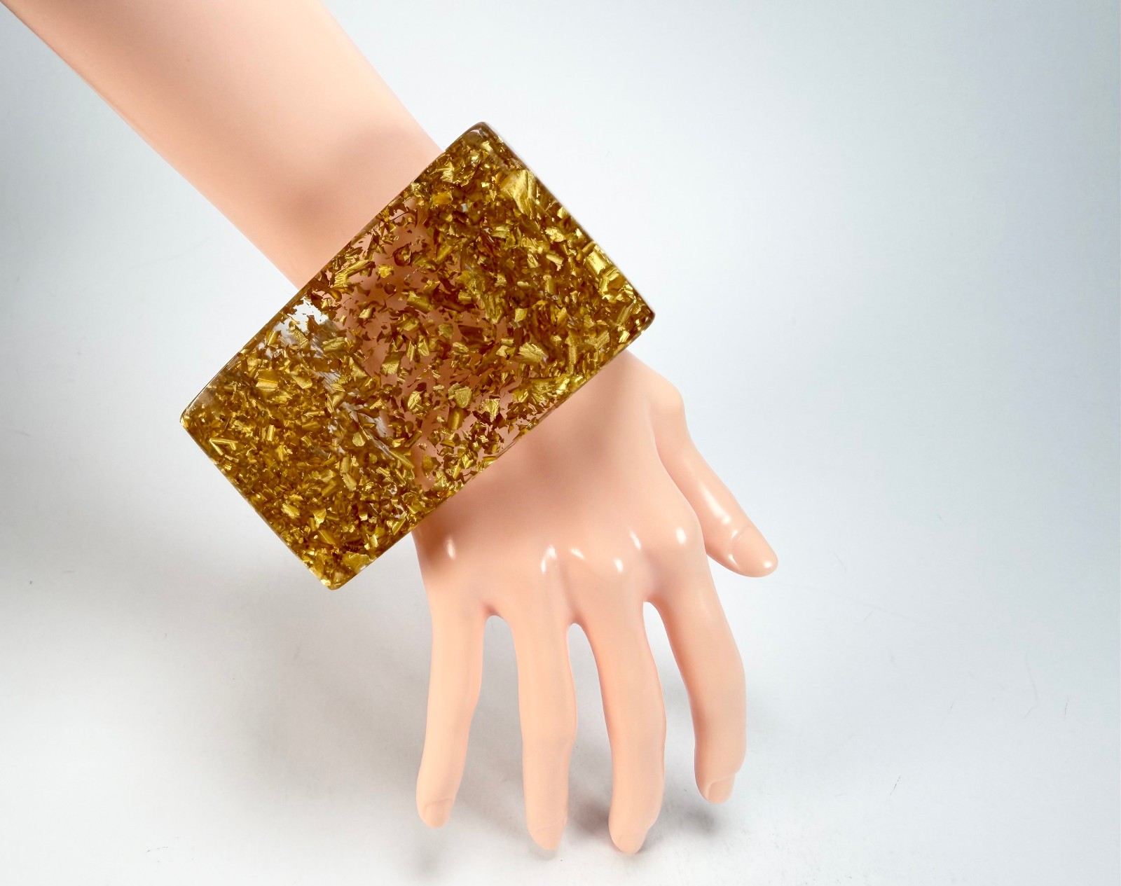 Jackie Brazil “Solid Square” Gold Flakes 5cm Bangle ( B2100 )