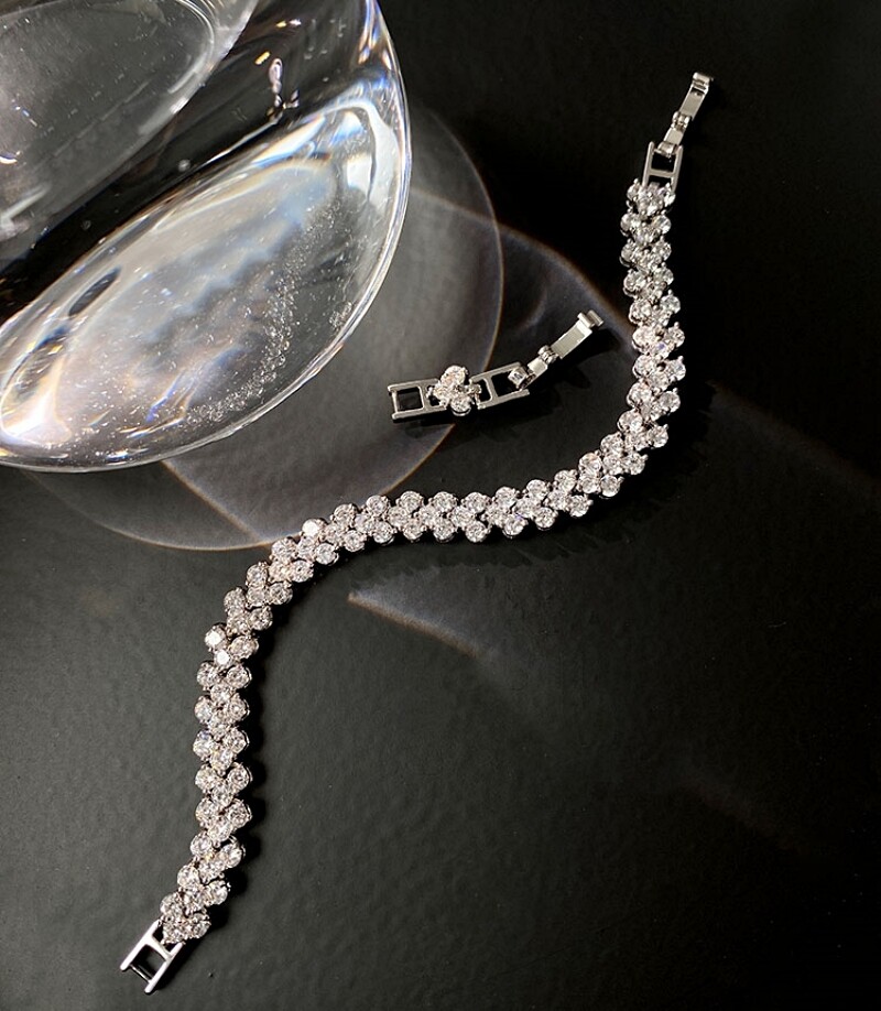 18k white gold gf made with Swarovski crystal sparkling roman tennis bracelet