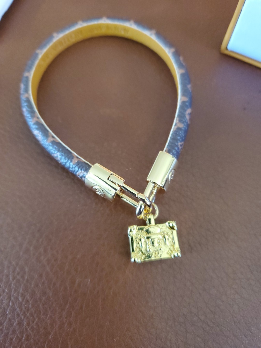 LOUIS VUITTON Bracelet Monogram Colorful Beautifull Just Gorgeous 7.5″ Nice