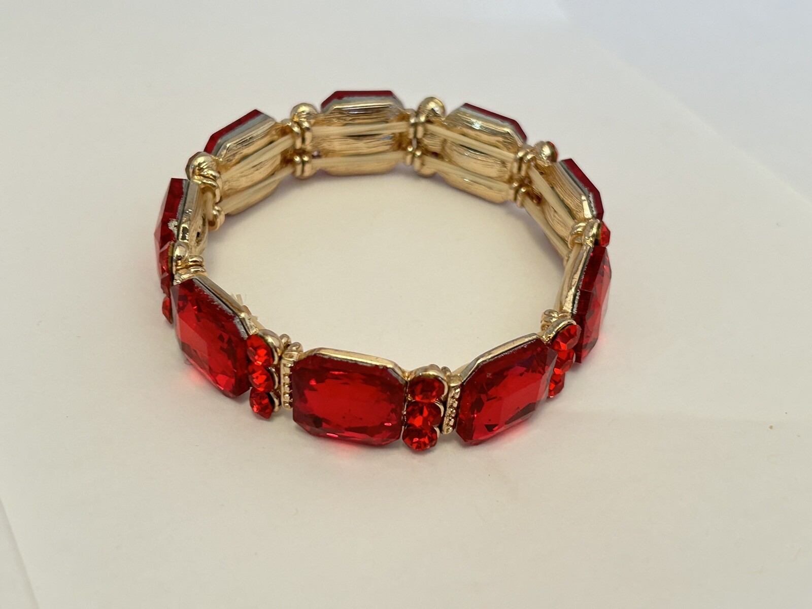 CLASSY SQUARE Red Glass STONE STRETCH BRACELET B13