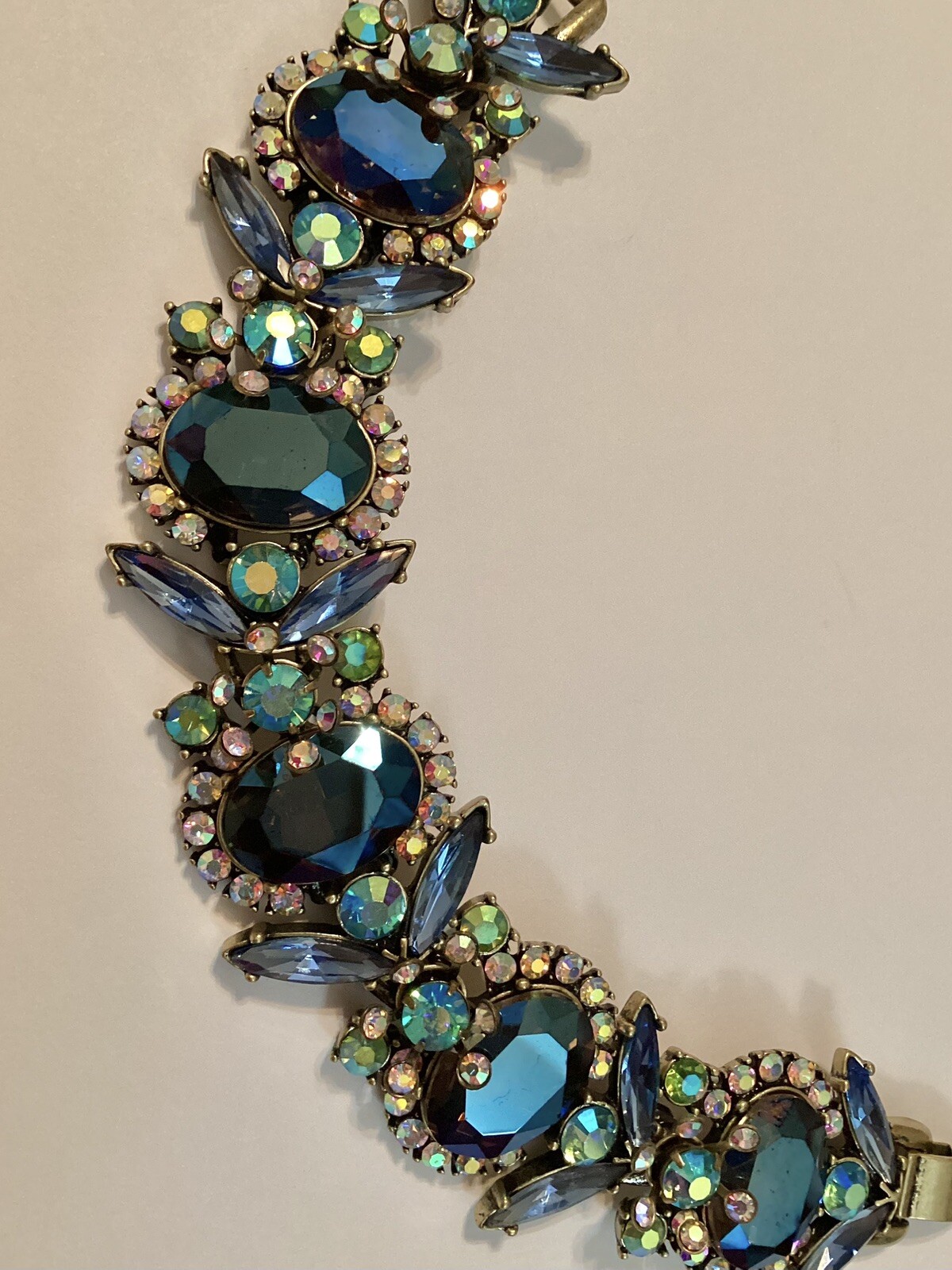 Banana Republic BR Gorgeous Iridescent Blue RARE Crystal Rhinestone Bracelet