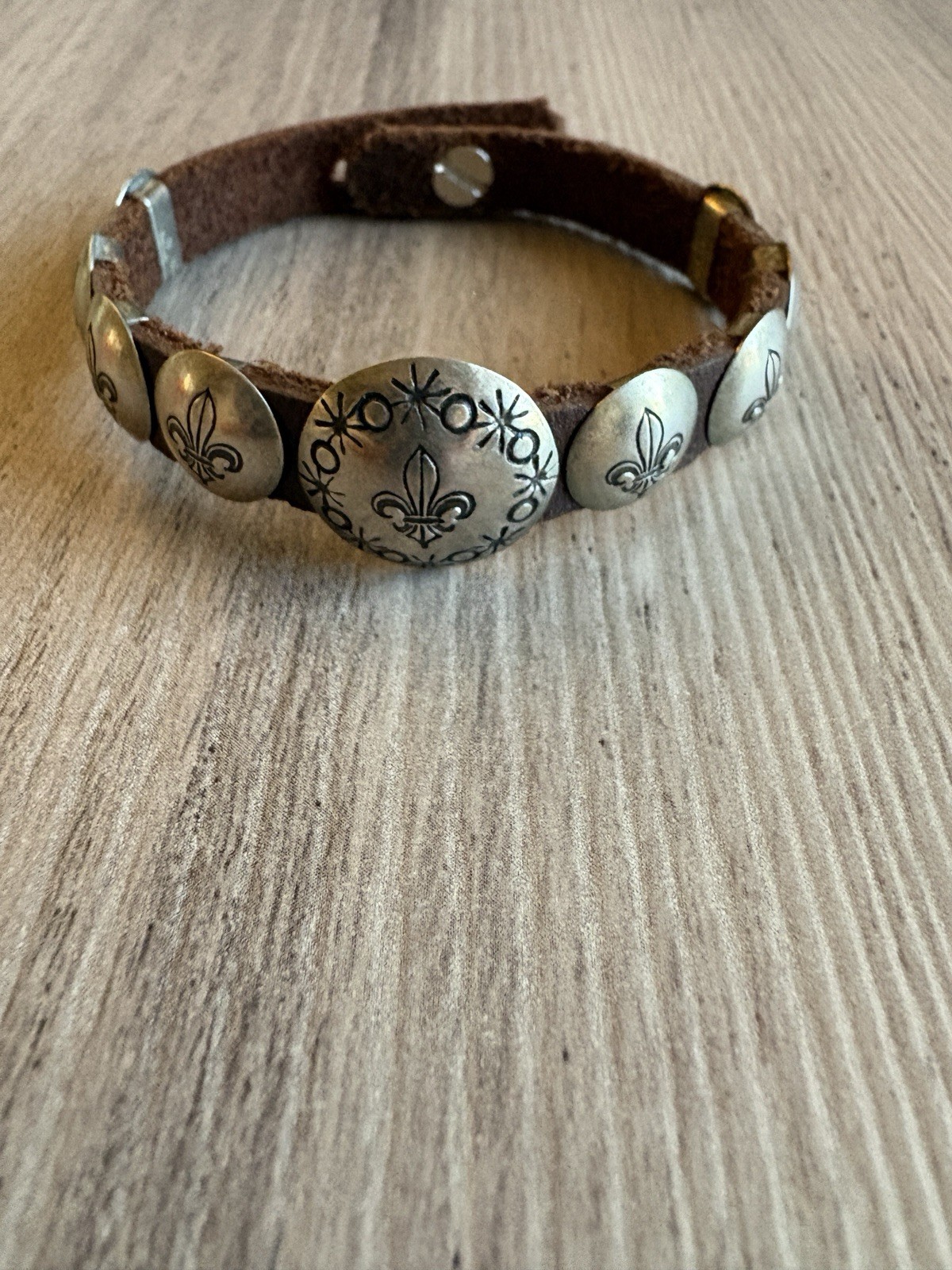 Silver Fleur-de-Lis Leather Adjustable Bracelet, 925 R On 4 Of The Pins