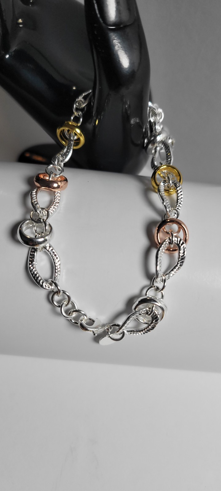 Pulsera Tri-Tone Oval Link Chain Charm Bracelet de Metal con Cierre Lobster