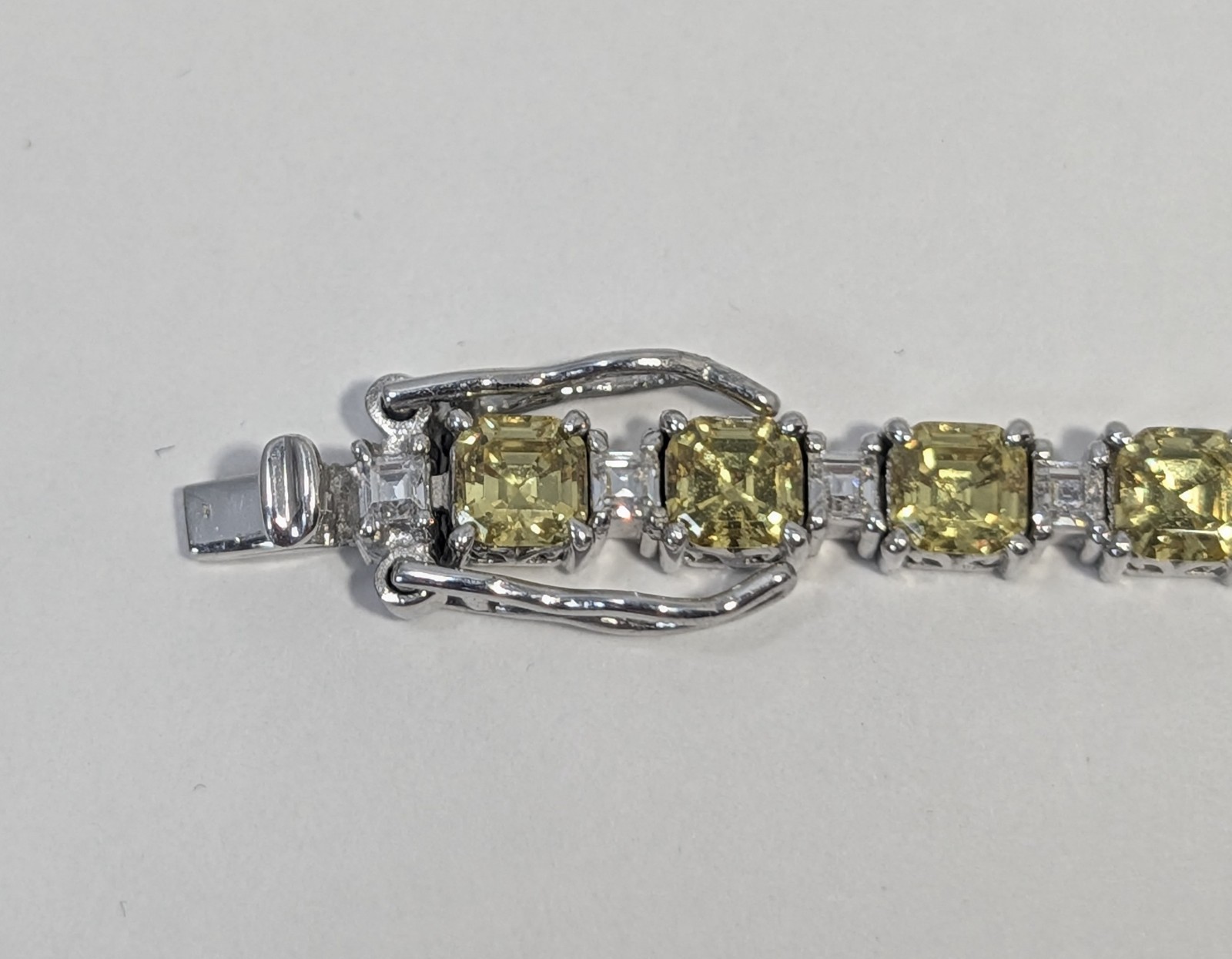 ** (NOS) Jean Dousset Absolute SS Canary Line Bracelet (~14g) AQ-83