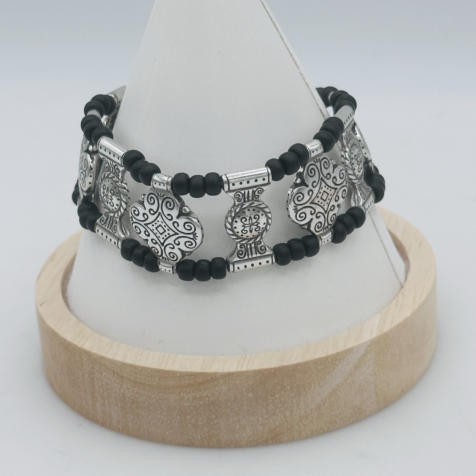 Brighton Southwestern Black Bead Bracelet Silvertone Concho Toggle 7 8 In