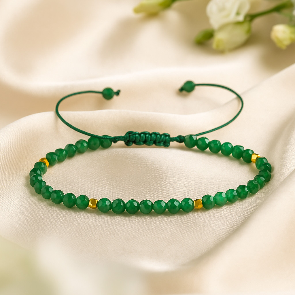 Natural Emerald Stone Bracelet Green Crystal Stretch Bracelet Handmade Gift