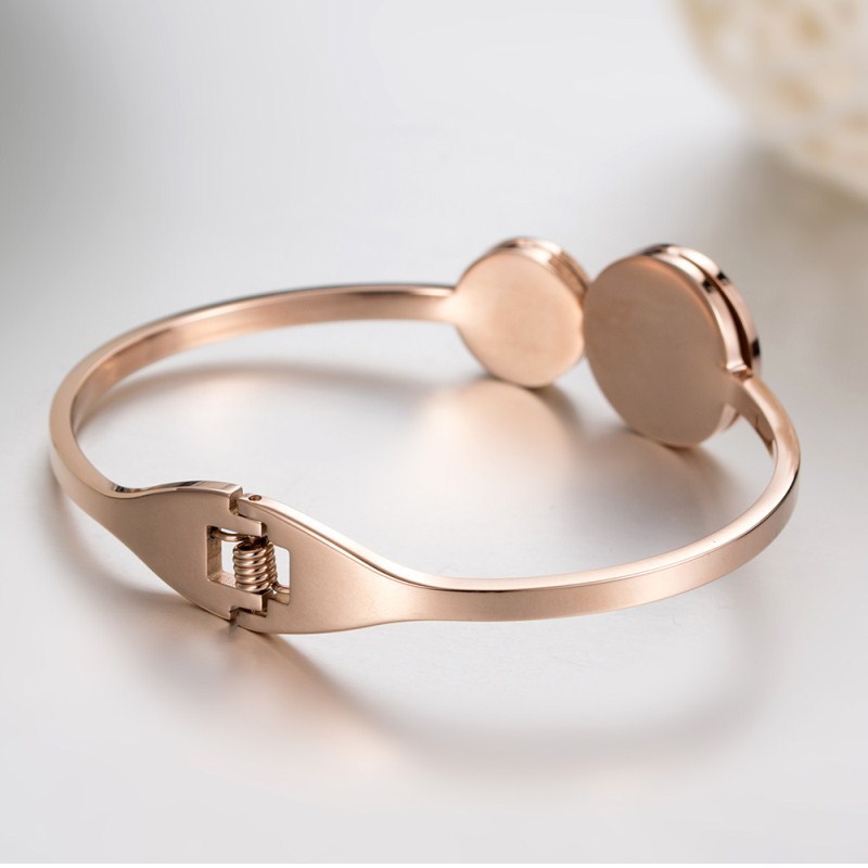Roman Numerals Shell Bracelet 18K Rose Gold Elegant Womens Titanium Steel Bangle