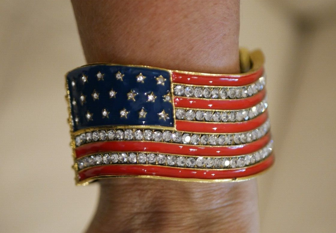 NWT Women’s LARGE USA AMERICAN FLAG BRASS GOLD Bracelet Bangle Hinge Rhinestones