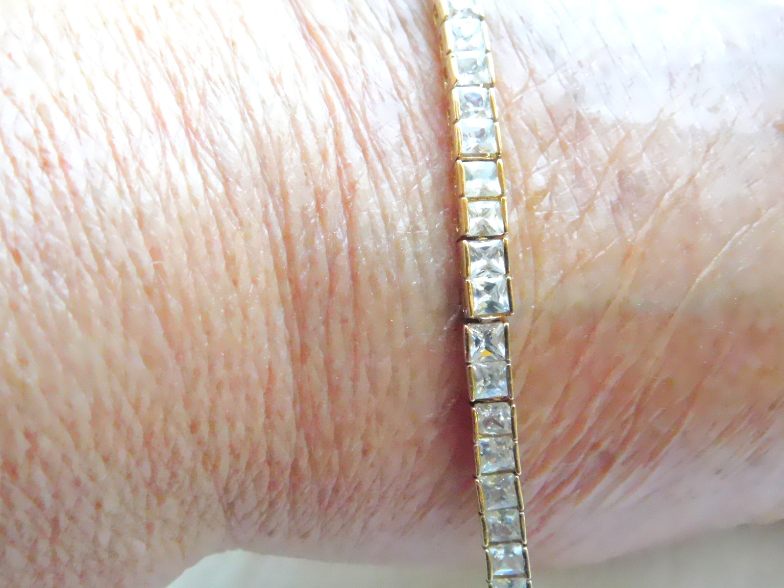 Vintage Gold Tone Tennis Bracelet Channel Set Rhinestones 7 1/4″
