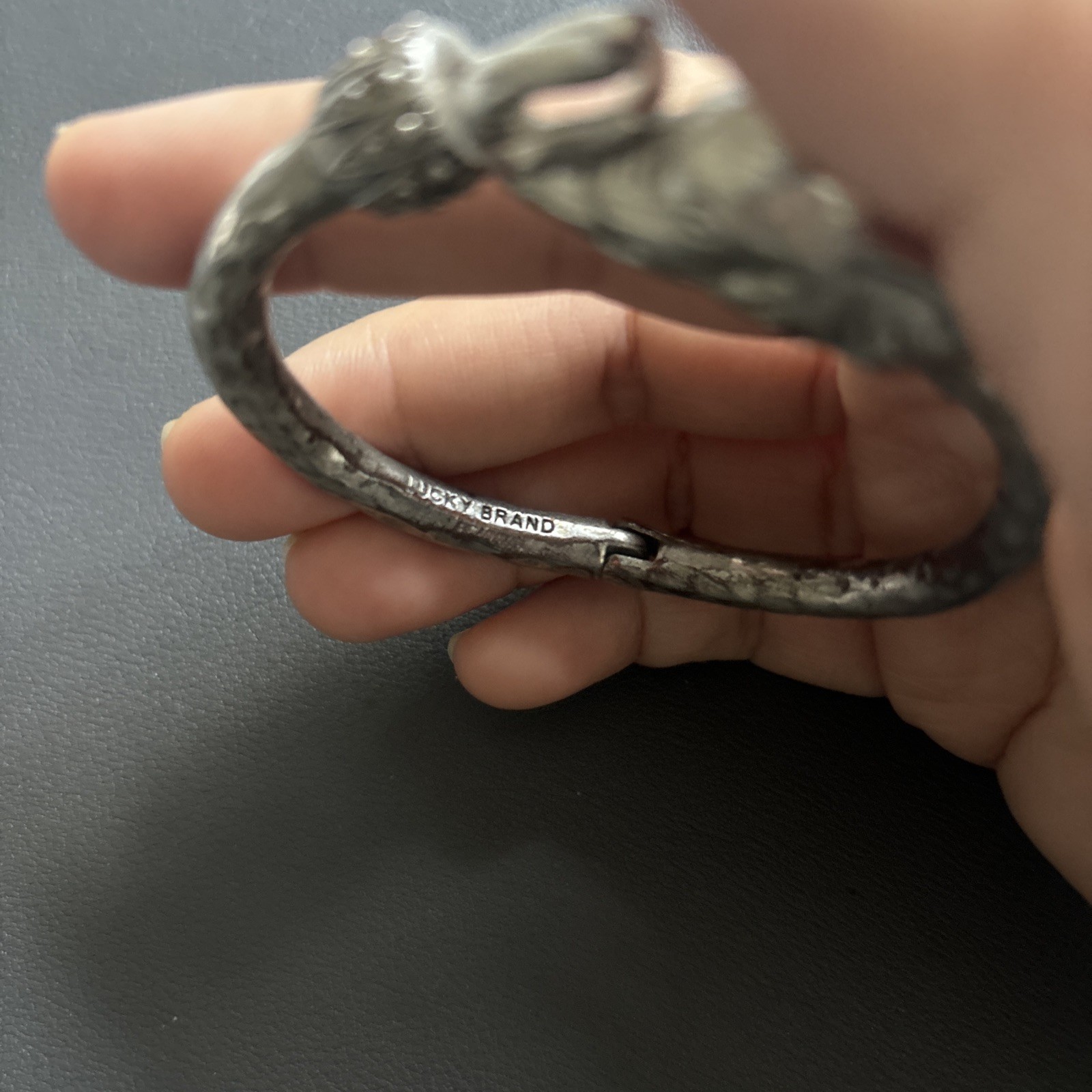 Lucky Brand silver tone elephant hinged bangle bracelet – pretty, nice condition