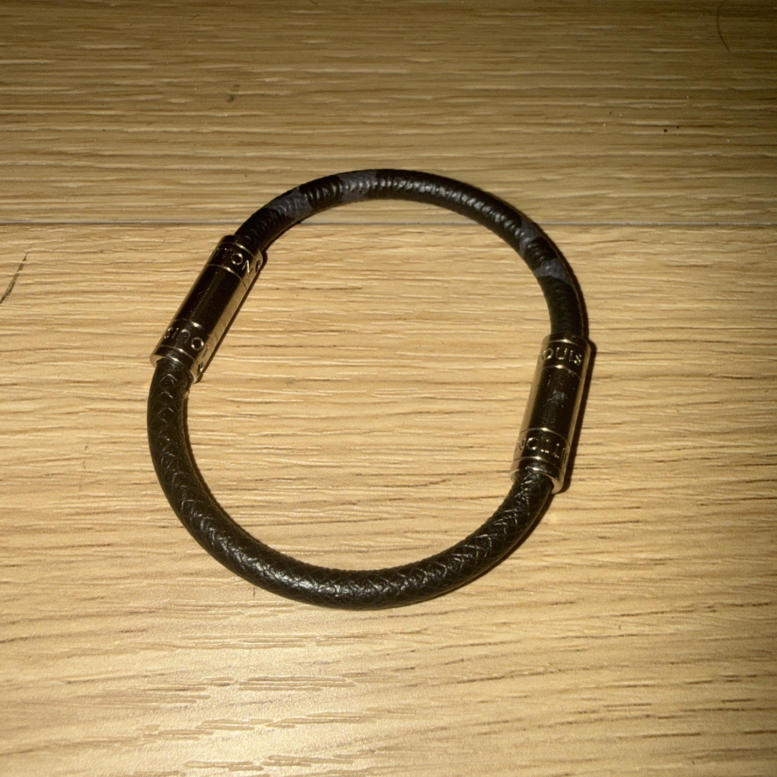 Louis Vuitton Keep It Bracelet Silver Used Jewelry 7inches 3 quarters long
