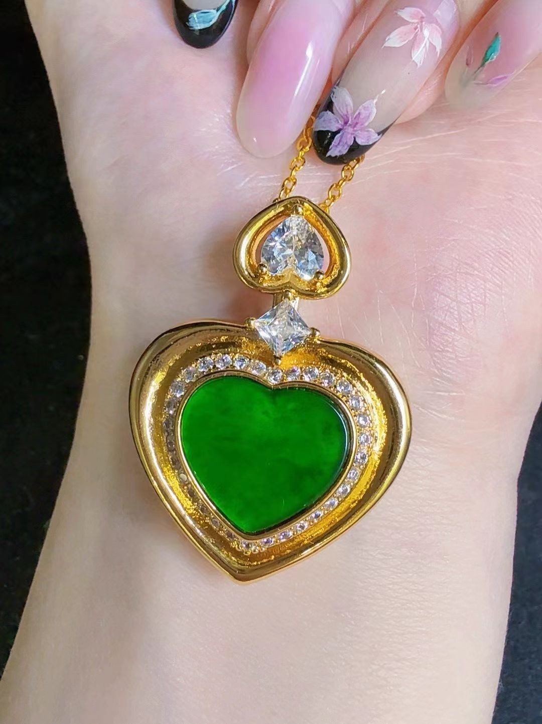 Beautiful Natural green jadeite heart pendant