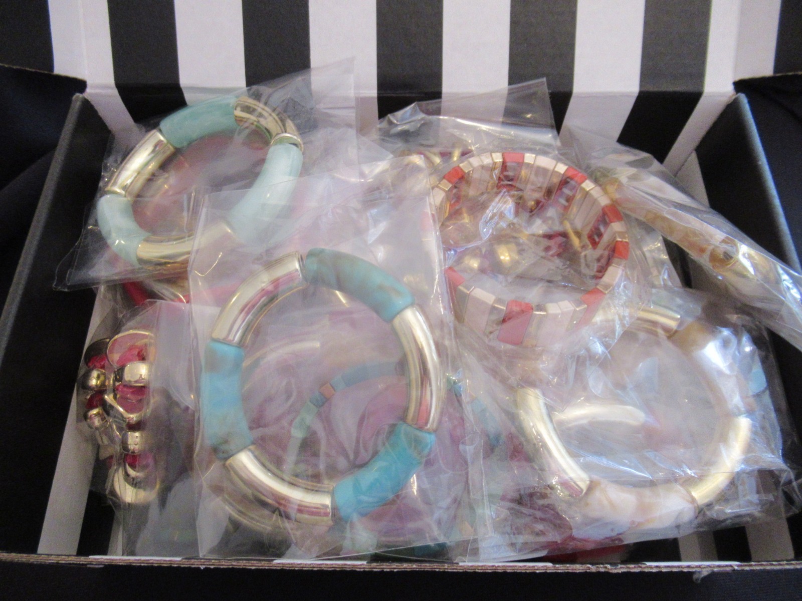 Lucite Acrylic Bracelet Lot 30 Mixed Whole Sale Bracelets Lucite Bead NEW