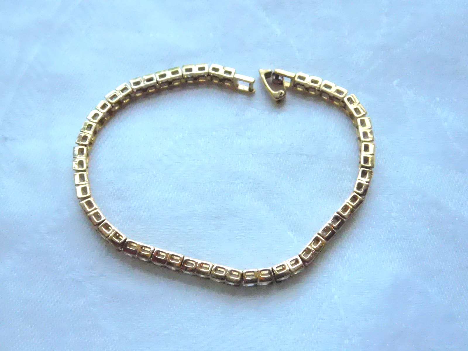 Vintage Gold Tone Tennis Bracelet Channel Set Rhinestones 7 1/4″