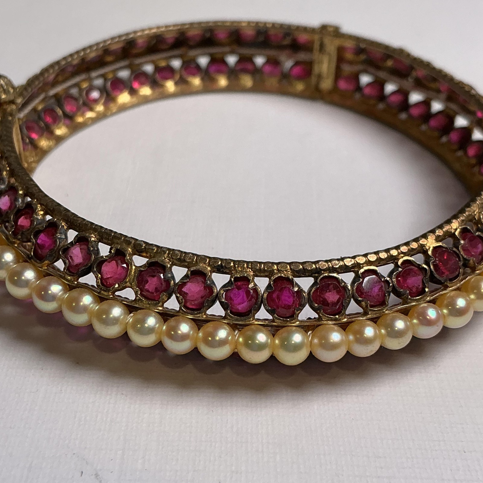 Gold Tone Red Glass Pearl Bangle Bracelet Womens 8 In Push Lock Costume Jewelry