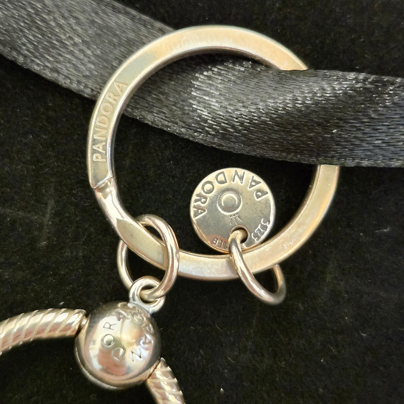 Authentic Pandora Moments Charm Key Ring Holder 399566C00