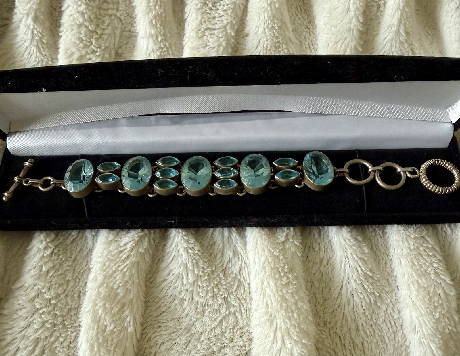 VINTAGE La Quinta Artisan Sterling Silver Blue Topaz Statement Link Bracelet 8″