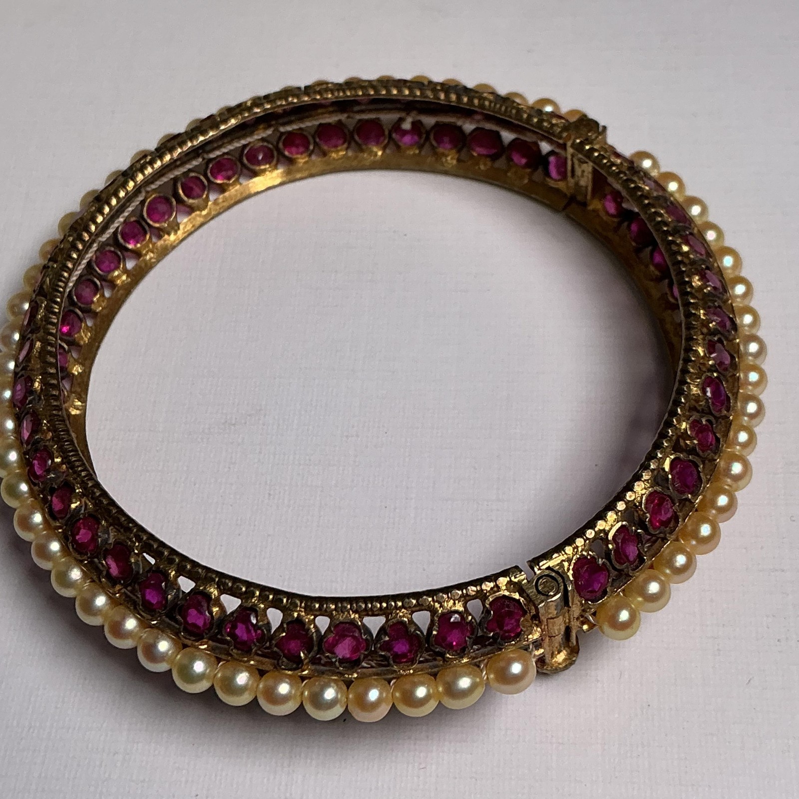Gold Tone Red Glass Pearl Bangle Bracelet Womens 8 In Push Lock Costume Jewelry