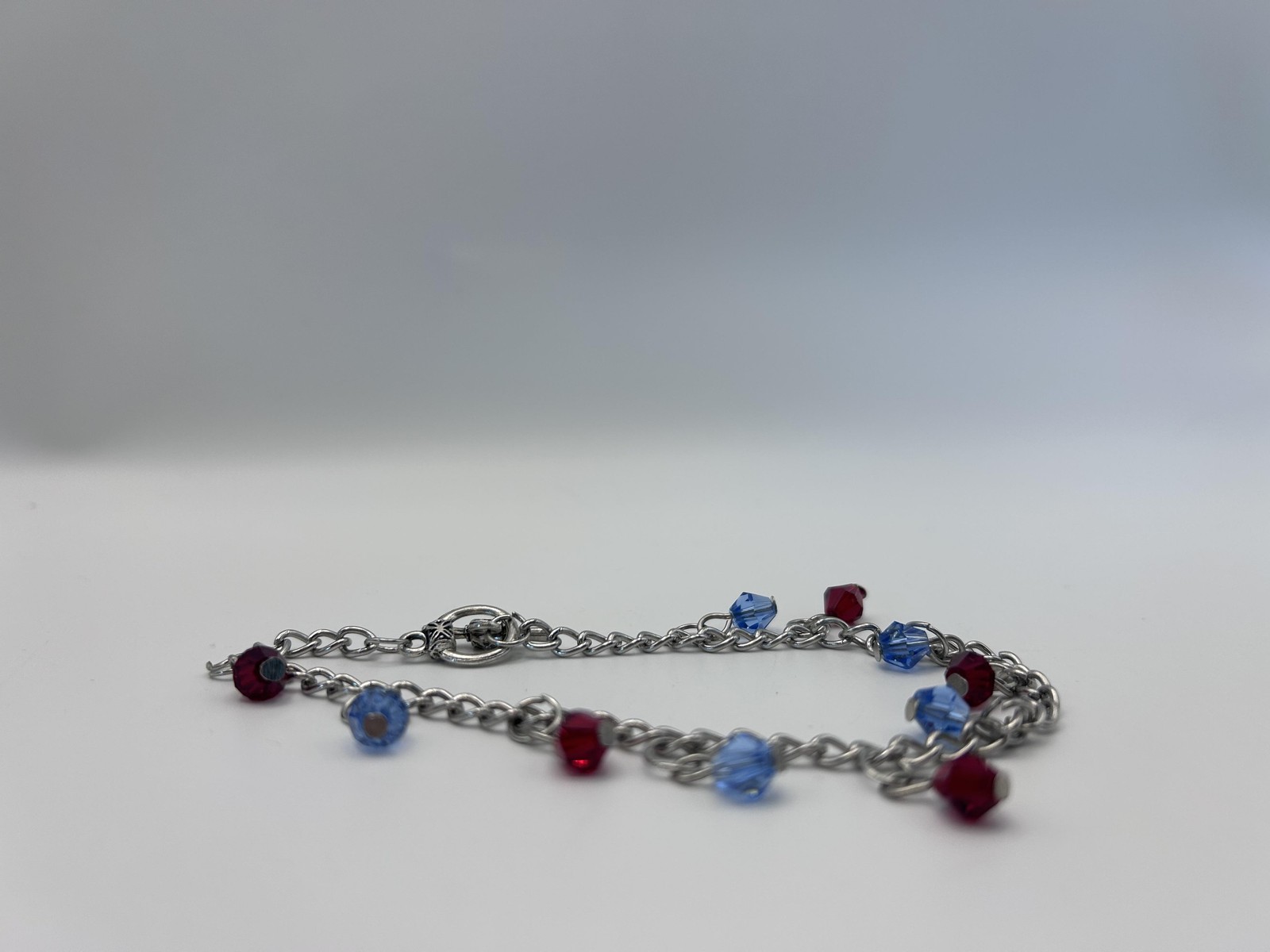 Bracelet Silver Tone Chain Red Blue Glass Bead Charm Toggle Multicolor Jewelry