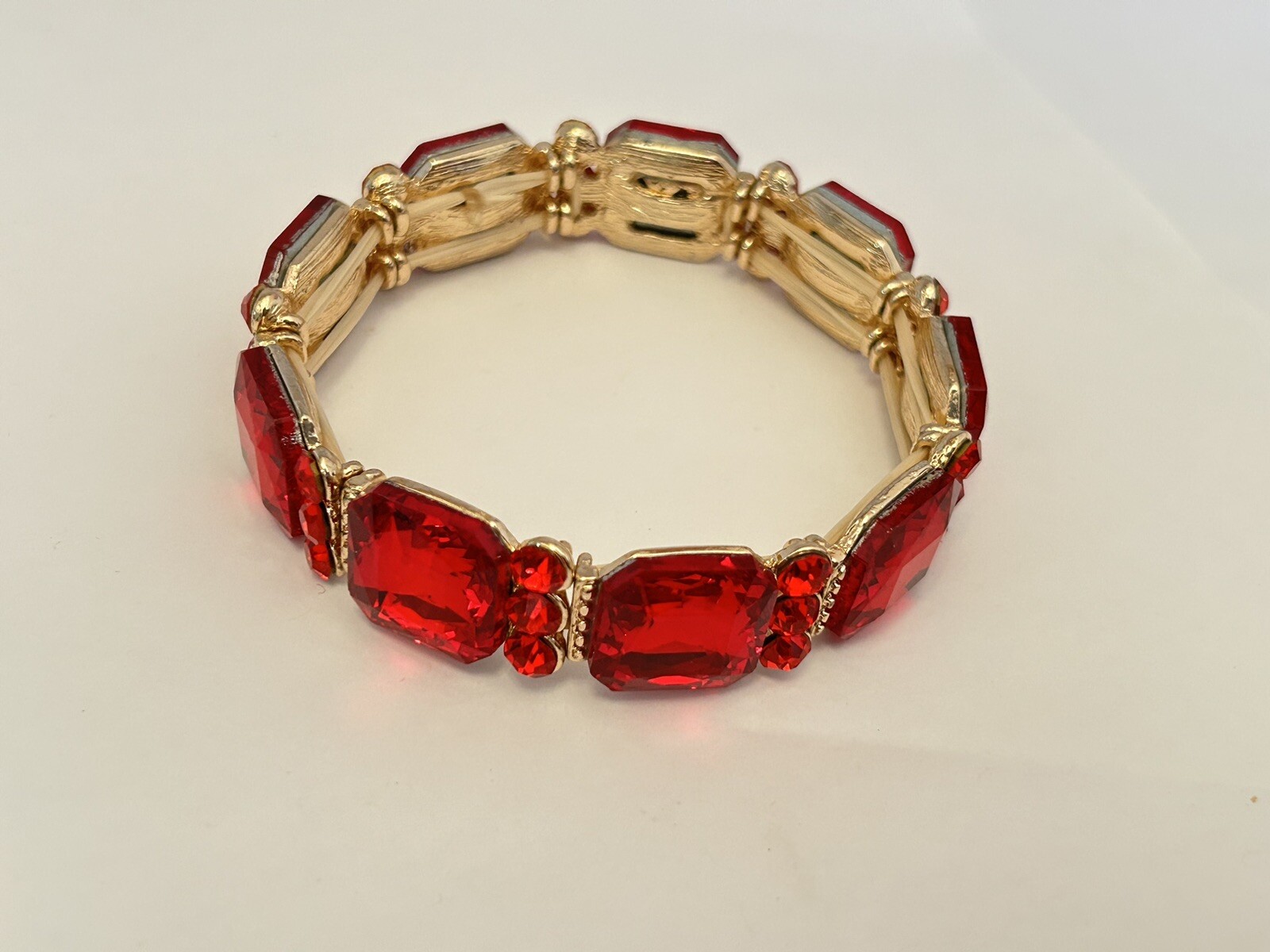 CLASSY SQUARE Red Glass STONE STRETCH BRACELET B13