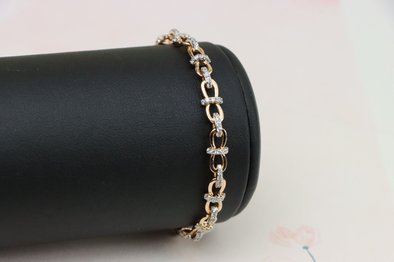Elegant Rose Gold Bracelet with Sparkling Link Detailing, XPBL0839