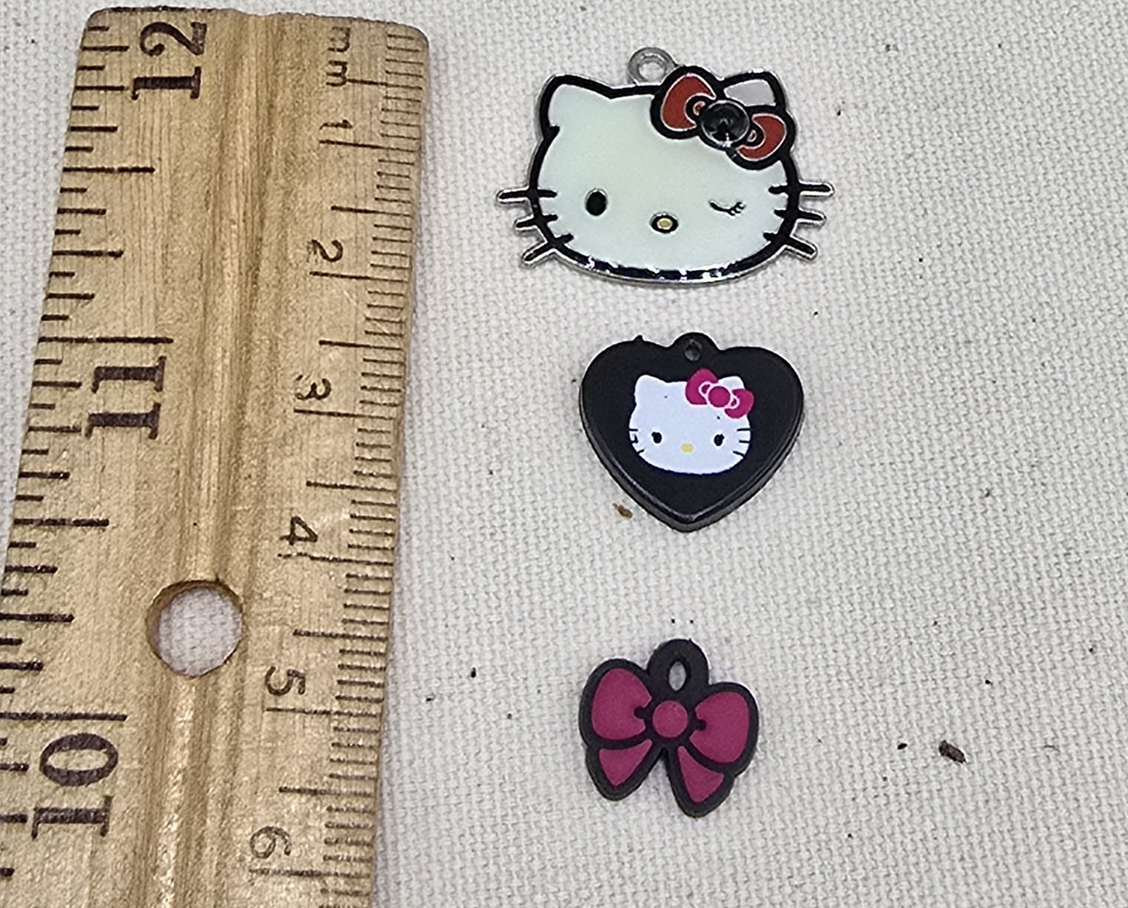 Sanrio Hello Kitty Face Enamel Metal & Plastic Hearts Bows Bracelet Charms