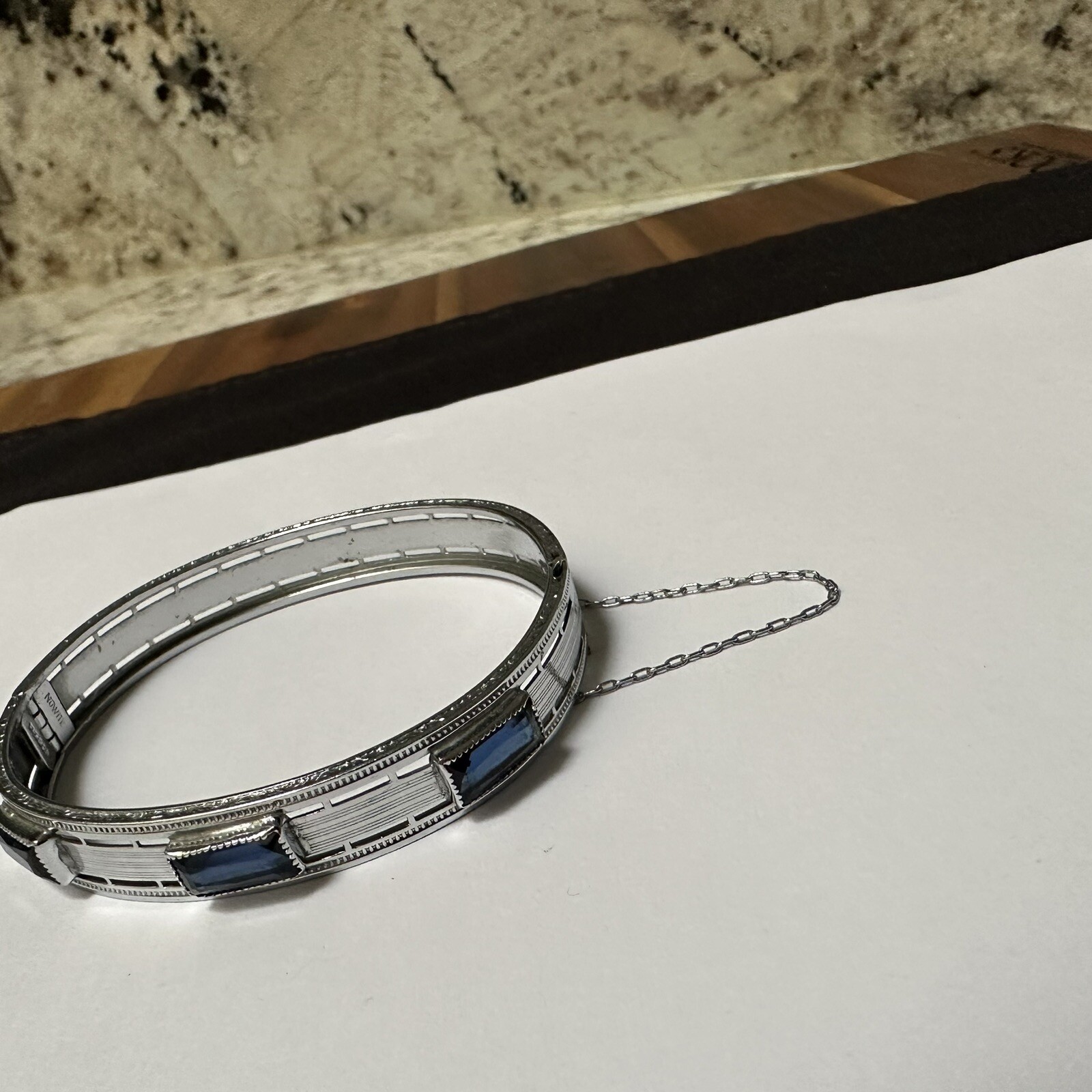 Vintage Signed NuWite R&G Co. Art Deco Hinged Bangle Bracelet Safety Chain Blue