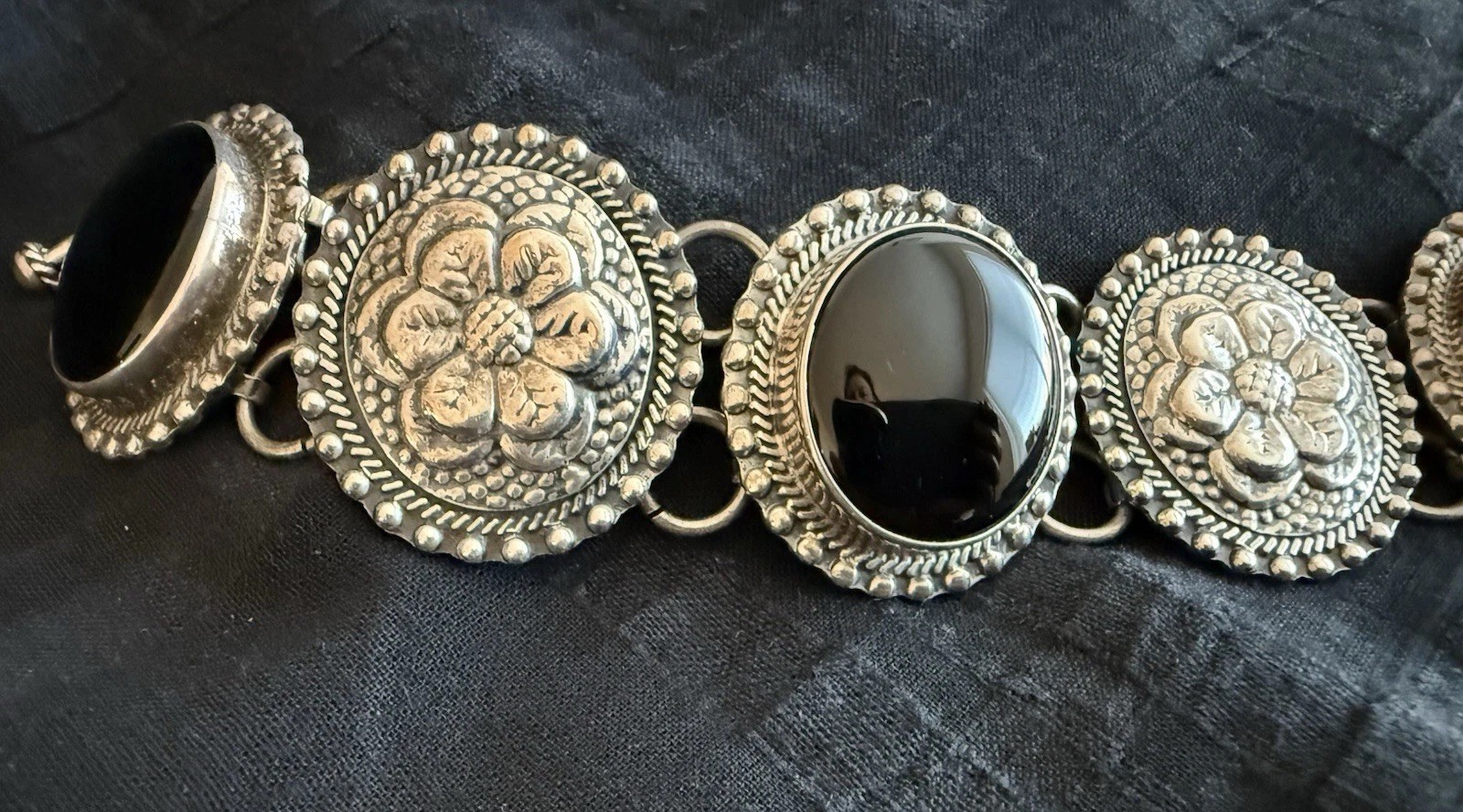 Old Pawn CII Mexico Sterling Silver Flower Concho Link Black Onyx Bracelet 8”