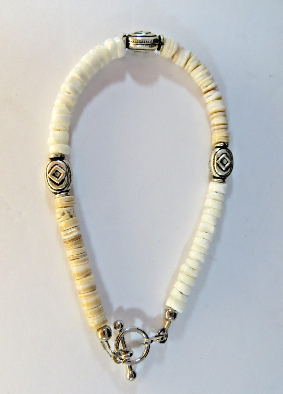 Shell Bracelet, 8 in, Pink Lahuanus Shell, Heishi Beads, Silver-tone beads