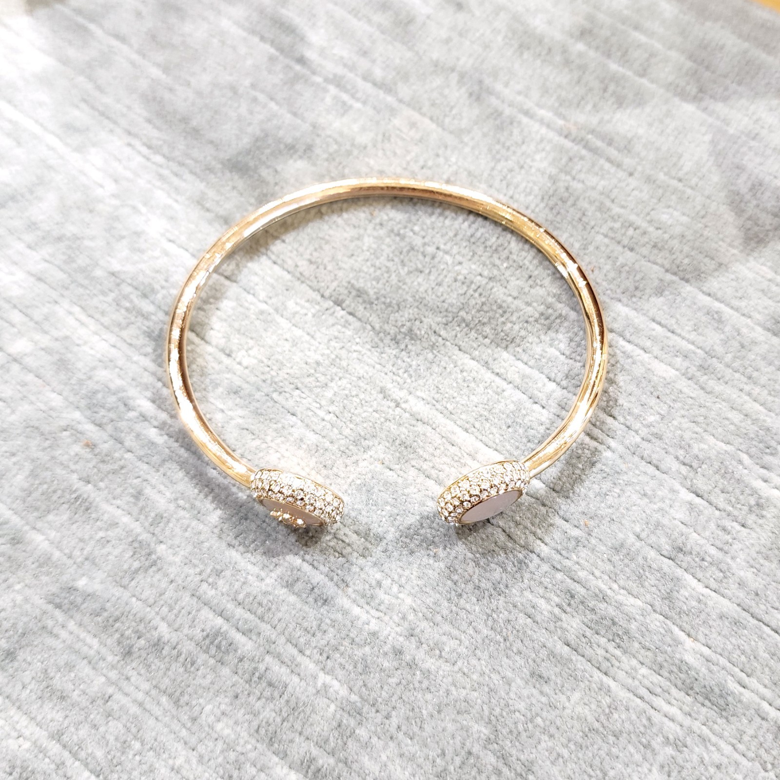Authentic Tory Burch 18K Gold Plated Mother of Pearl Flex Cuff Bracelet 178018