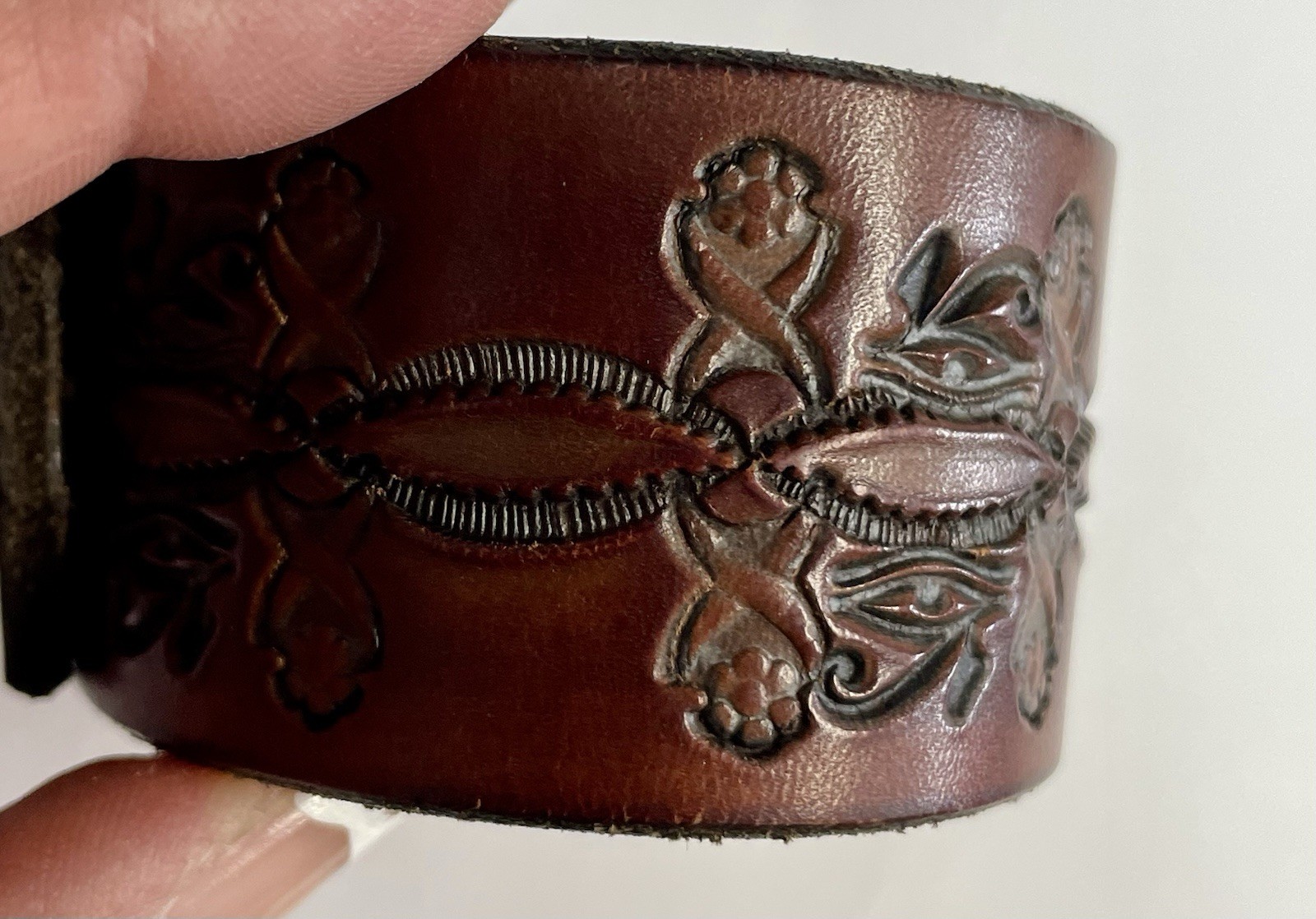 Western Womens Bracelet 8.75 X 1.50 in Tooled Leather Brown Floral Snap