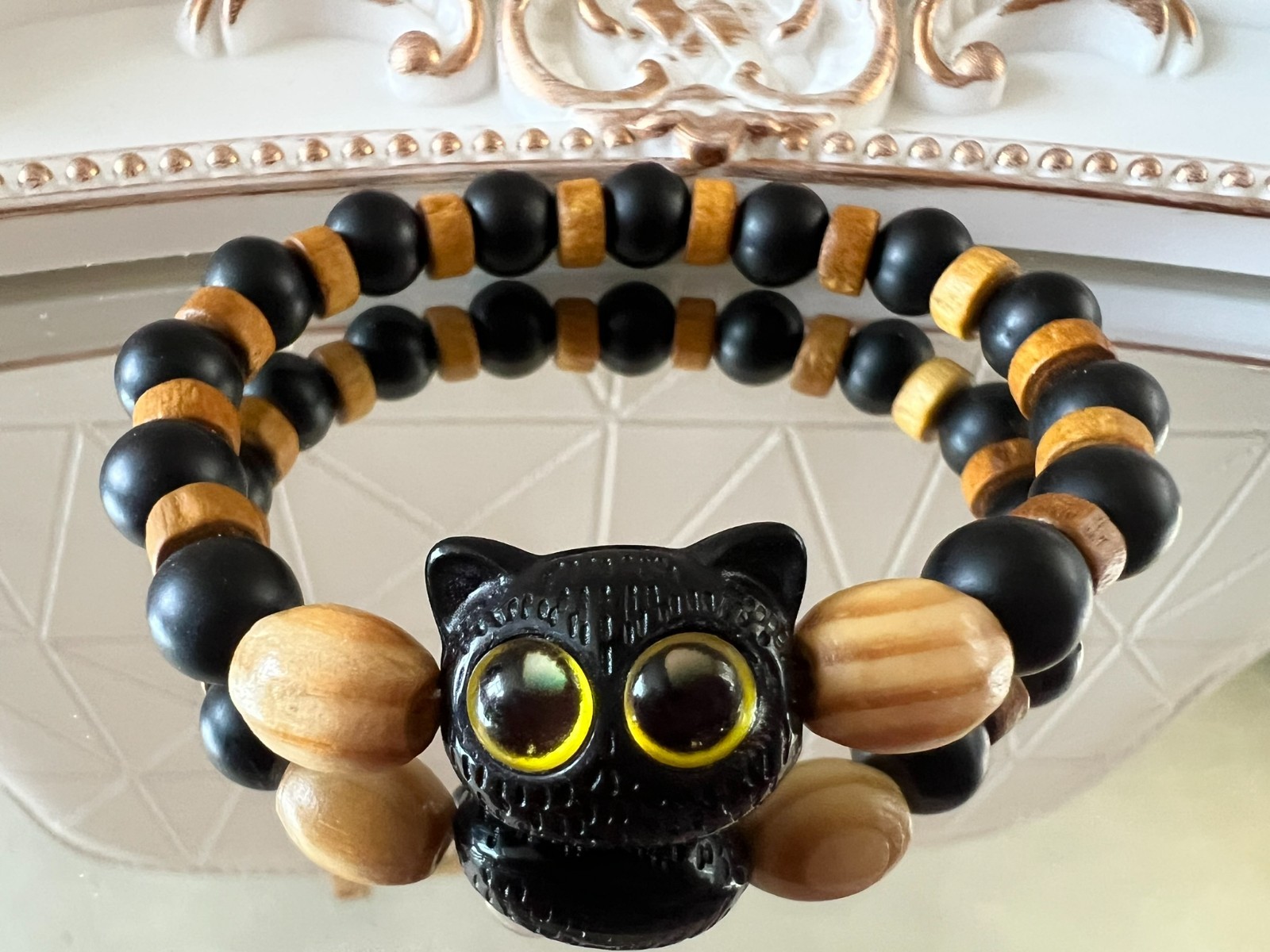 handmade wooden & stone bracelet elastic with cute black cat