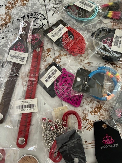 Paparazzi/LOT 60+ NEW Urban, Wood, Fabric, Plastic, Fringe, Faux Leather JEWELRY