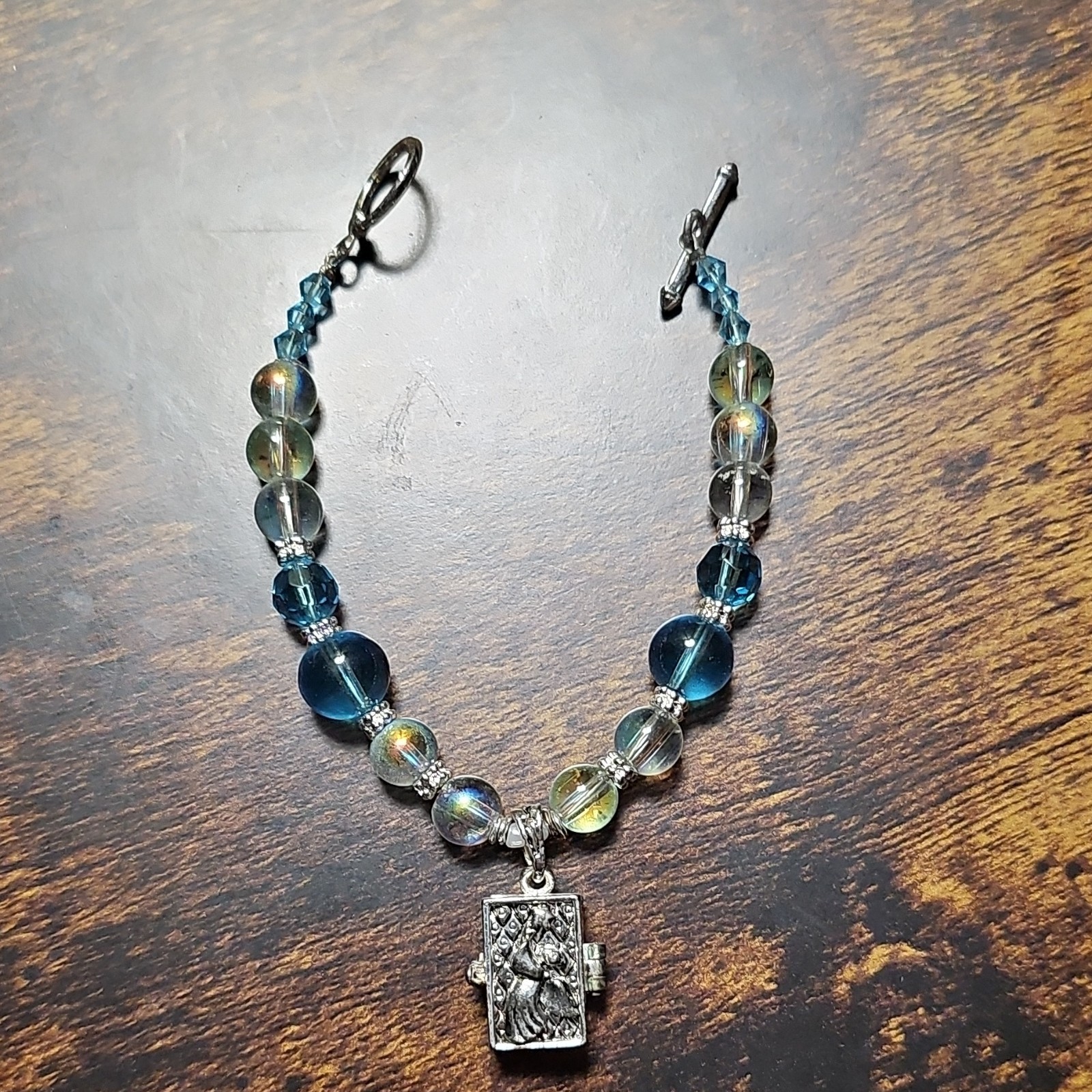 Blue Crystal Beaded Charm Bracelet w/ Toggle Closure, Silver Tone Dangle