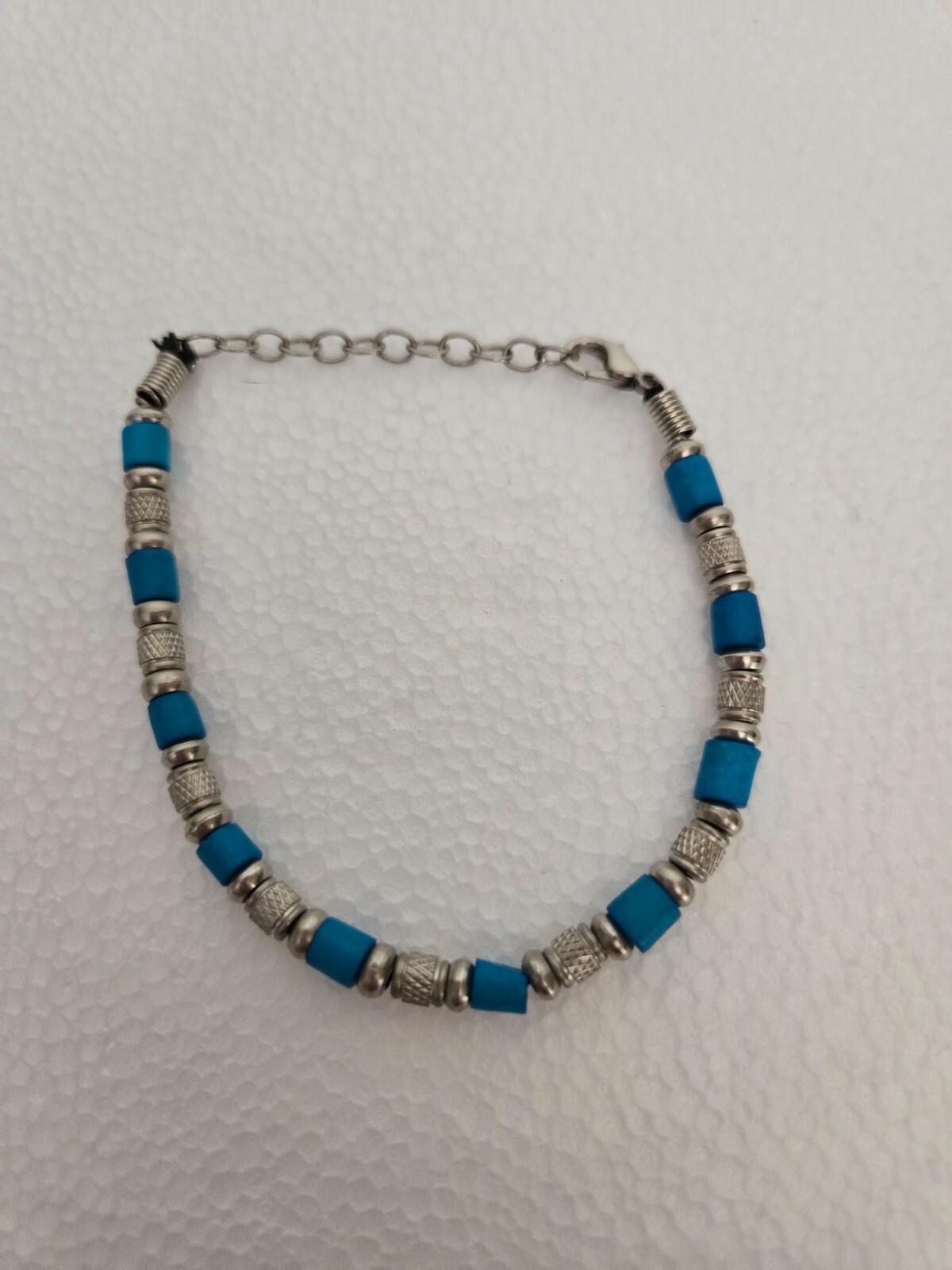 BRACELET WITH TURQUOISE & SILVERTONE BEADS ~ 6 INCH