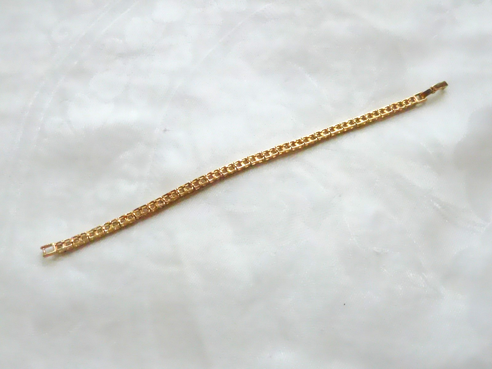 Vintage Gold Tone Tennis Bracelet Channel Set Rhinestones 7 1/4″
